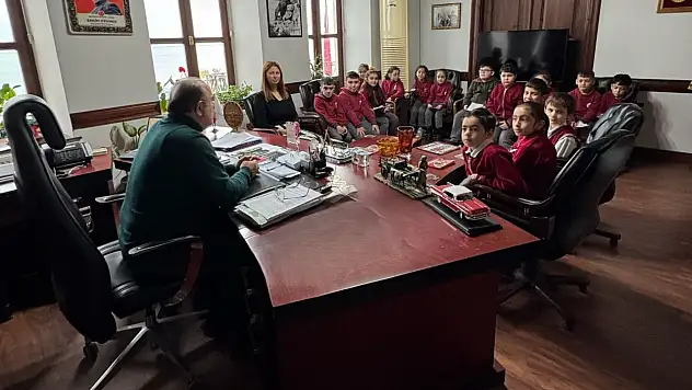 Yerel Yönetim Dersi, Başkanlık Makamında İşlendi