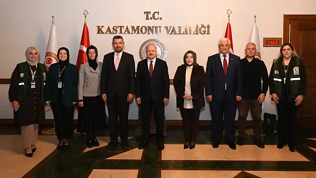 Yeşilay'dan Vali Meftun Dallı'ya Ziyaret