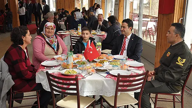 Yetim ve öksüz çocuklar için bir araya geldiler