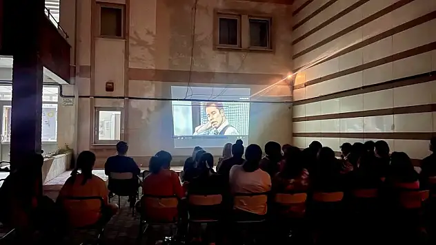 Yıldızların Altında Sinema Keyfi