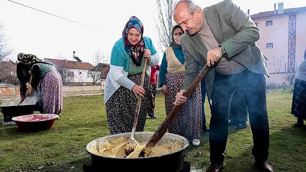 Yıllardır Sürdürülen Helva İkramı Geleneği Bu Yıl Da Yaşatıldı