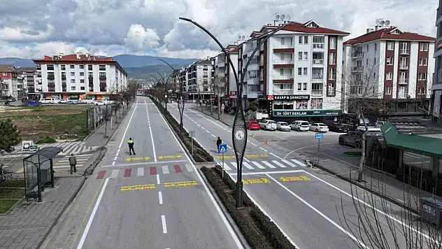 Yol Çizgileri ve Yaya Geçitleri Yenileniyor
