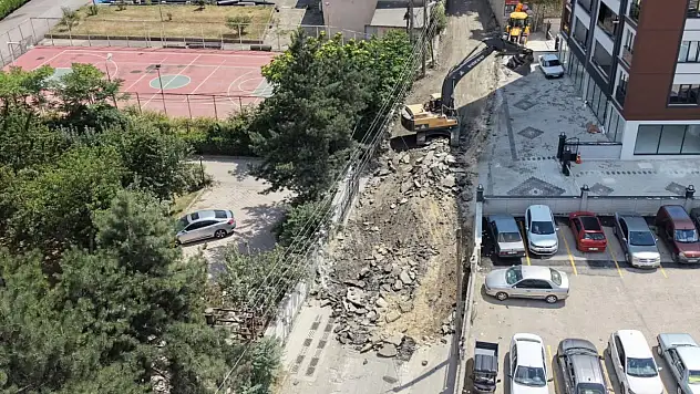 Yol Ve Asfalt Mesaisi Devam Ediyor