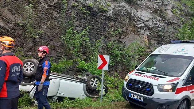 Yoldan Çıkan Otomobil Takla Attı: 2 Yaralı