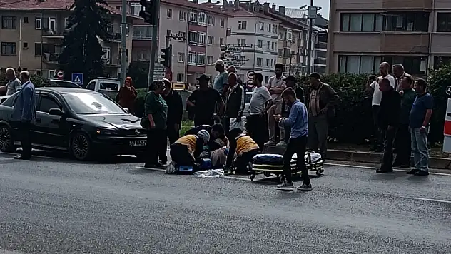Yolun Karşısına Geçmek İsteyen Yayaya Araç Çarptı