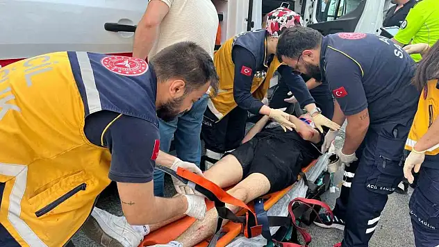 Yolun Karşısına Geçmeyen Çalışan Kadına Motosiklet Çarptı
