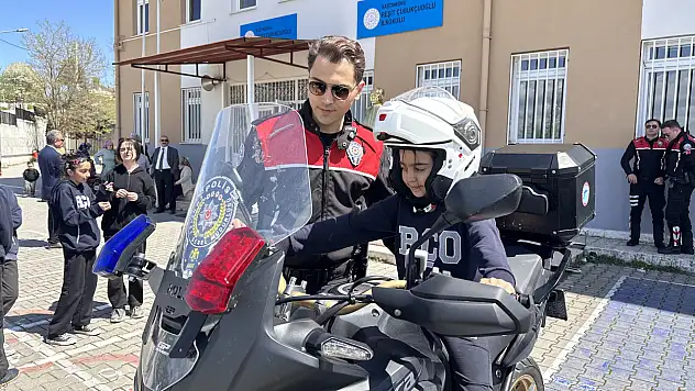Yunus Polisleriyle Tanışma Hayali Yazdığı Mektupla Gerçek Oldu