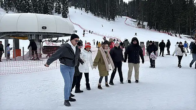 Yurduntepe'de Kayak Keyfi Halayla Buluştu