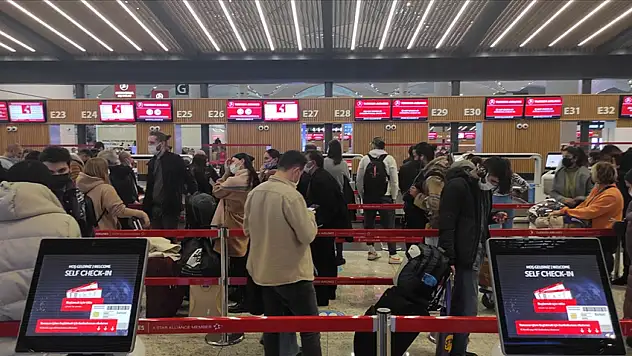 Yurt Dışı Çıkış Harç Pulu 500 Lira Oldu