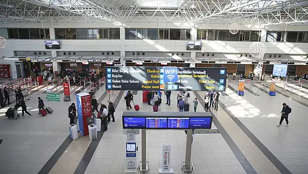 Yurt Dışına Çıkış Harcı 710 Lira Oldu