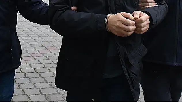 Yurt Dışına Kaçan 41 Firari Yakalanarak Türkiye'ye Getirildi
