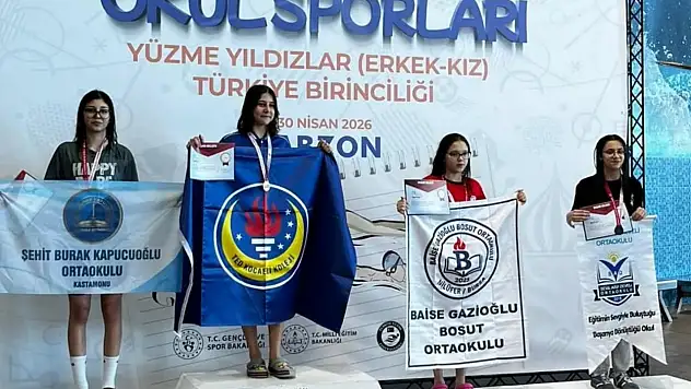 Yüzmede Büyük Başarı
