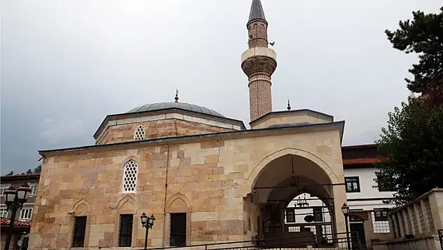 Yüzyıllardır Ayakta: Tek Kubbeli Camilerin İlk Örneklerinden
