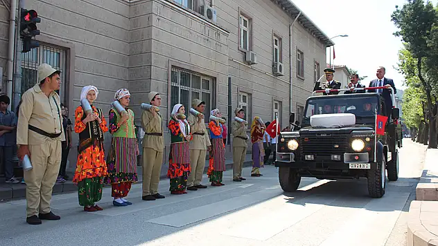 Zafer ile onur birlikte kutlandı
