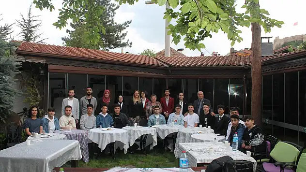 Zafer Partisi Kastamonu'da gençlerle bir araya geldi