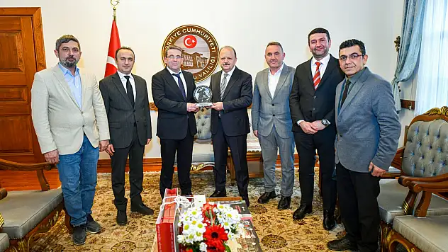 Zalimalioğlu Ve Yönetim Kurulu Üyelerinden Makam Ziyareti