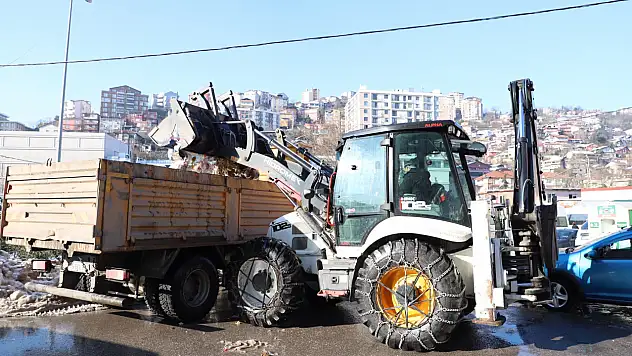 Zonguldak Belediyesi Karla Mücadeleye Devam Ediyor