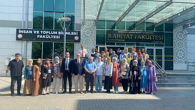 Türk Edebiyatı Söyleşisi Gerçekleştirildi