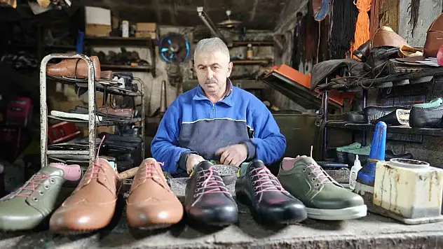 26 Yıllık Atölyesinde Teknolojiyle Yarışıyor