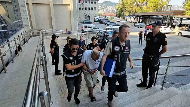 Zonguldak'ta 'Lüks Tatil' Vurgunu 300 Kişiyi 15 Milyon Lira Dolandırmışlar