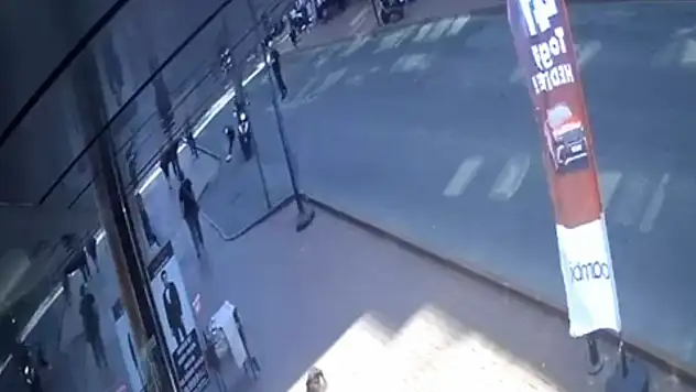 Zonguldak'ta 10 yaşındaki çocuğa motosikletin çarpma anı kamerada
