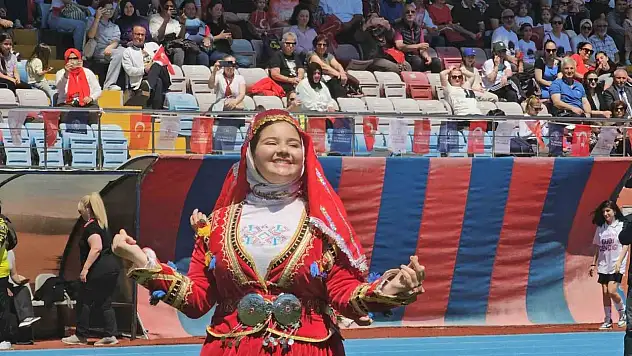 Zonguldak'ta 19 Mayıs'ı 107 Metrelik Dev Bayrakla Kutladılar