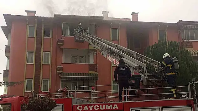 Zonguldak'ta 4 Katlı Binada Yangın