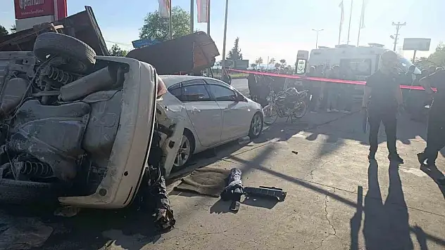 Zonguldak'ta Akaryakıt İstasyonuna Dalan Otomobil Dehşet Saçtı: 5'i Çocuk 6 Yaralı
