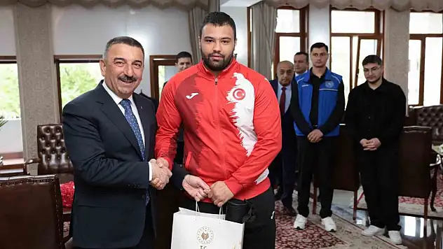 Zonguldak'ta Gençlerden Valiliğe Ziyaret