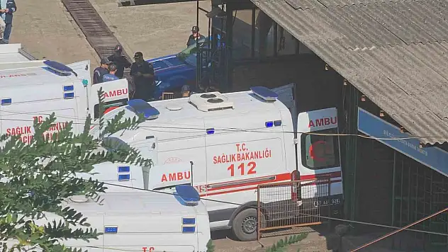 Göçük Altında Kalan 5 Madenciden 4'ü Kurtarıldı