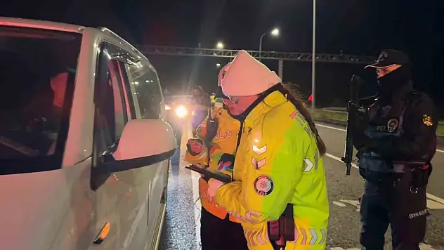 Zonguldak'ta Jandarma Ve Polisin Denetimleri Sürüyor