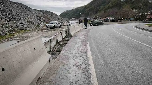 Zonguldak'ta Kontrolden Çıkan Araç Kaza Yaptı