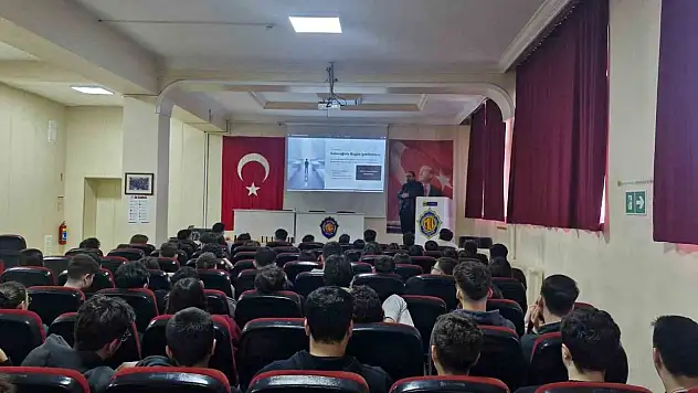 Zonguldak'ta Lise Öğrencilerine Siber Güvenlik Ve Kariyer Semineri