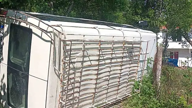 Zonguldak'ta Minibüs Devrildi: 3 Yaralı