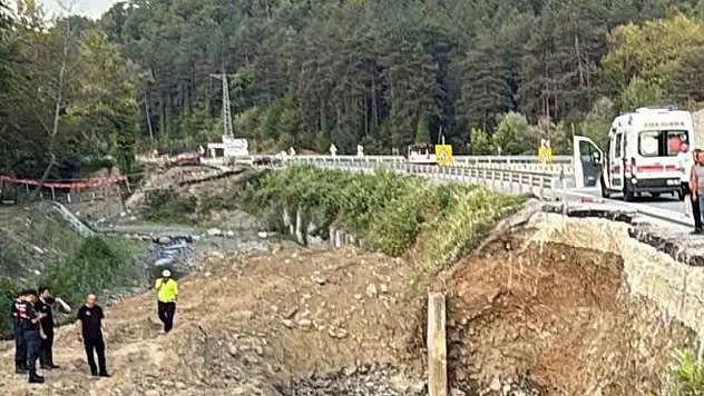 Zonguldak'ta Otomobil Dereye Uçtu: 2 Ölü