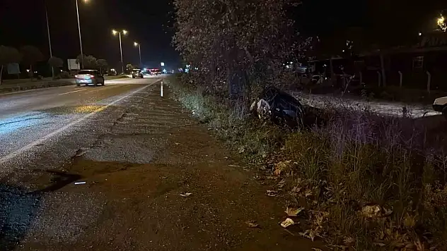 Zonguldak'ta Otomobil Şarampole Uçtu: 2 Yaralı