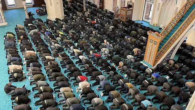 Zonguldak'ta Ramazan Ayı'nın İlk Cuma Namazı Kılındı