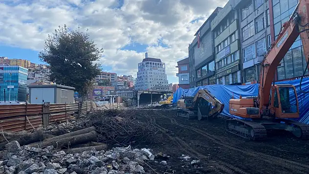 Zonguldak'ta tarihi köprüde yıkım çalışmaları sürüyor
