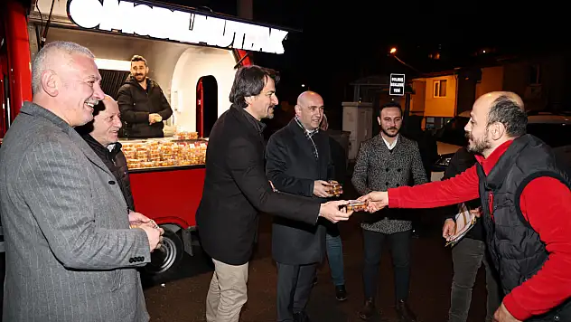 Zonguldak'ta Teravih Namazı Sonrası Lokma İkramı