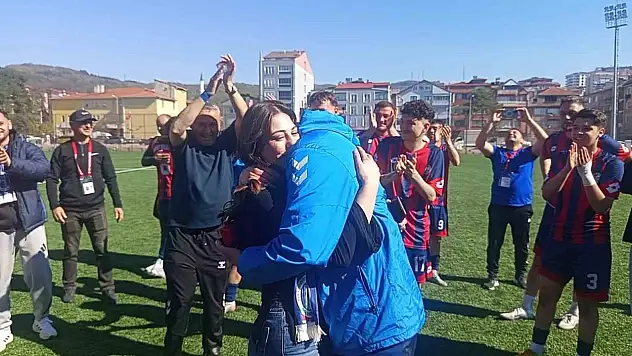 Zonguldak'ta Yeşil Sahada Çifte Mutluluk