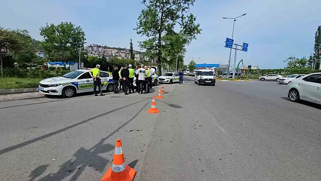 Zonguldak'ta Yük Treni Polis Aracına Çarptı