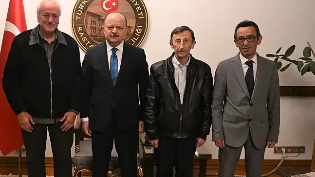 Değerli Eserler Kastamonu'daki Kütüphaneye Bağışlandı