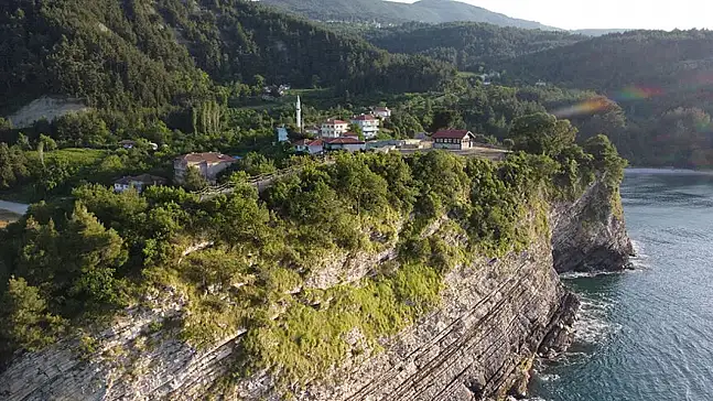 Ginolu Kalesi Kimler Tarafından Kullanıldı? Kastamonu'nun Karadeniz'e Açılan Tarihi Kalesinin Bilinmeyen Geçmişi