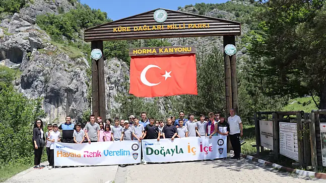 Öğrenciler 450 Metre Yüksekteki Seyir Terası Ve Kanyonu Gezdi