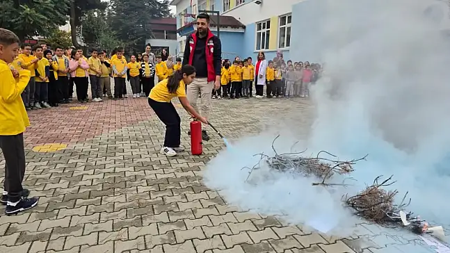 Öğrencilere Afet Ve Çevre Bilinci Kazandırılıyor