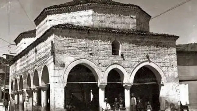 Tarihi Şadırvandan Akan Suyun Hikayesi İlgi Çekiyor