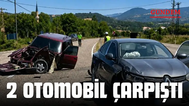 2 Otomobil Çarpıştı