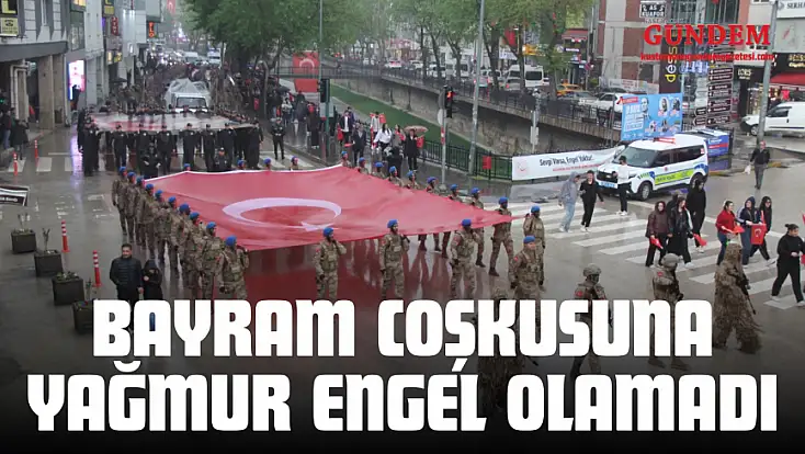 Bayram Coşkusuna Yağmur Engel Olamadı