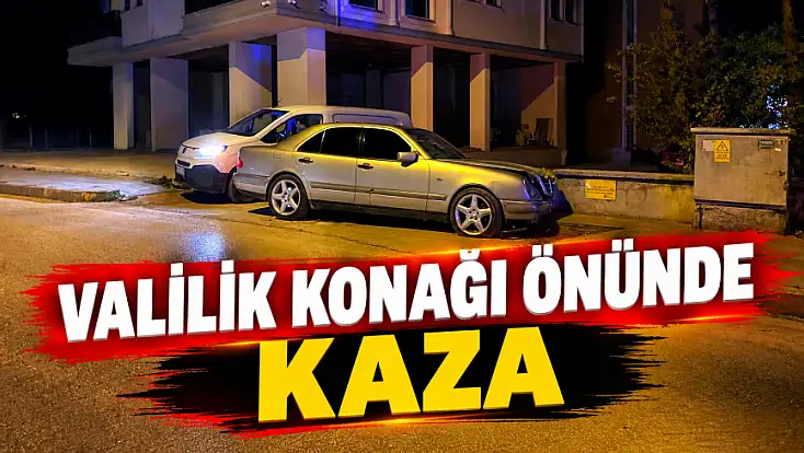 Valilik Konağı Önünde Trafik Kazası
