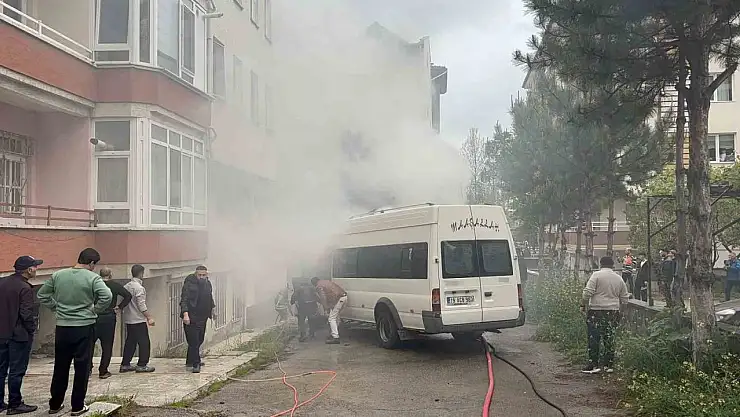 Çorum'da Kamelyada Çıkan Yangın Araçlara Sıçradı